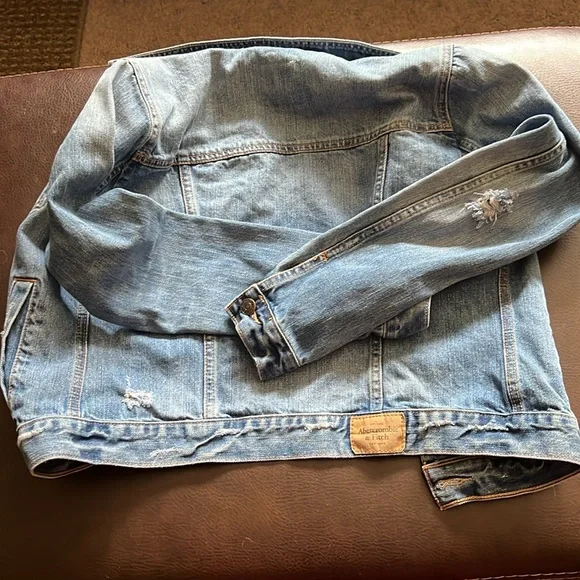 Women’s Abercrombie denim jacket, Size XS - Picture 5 of 6